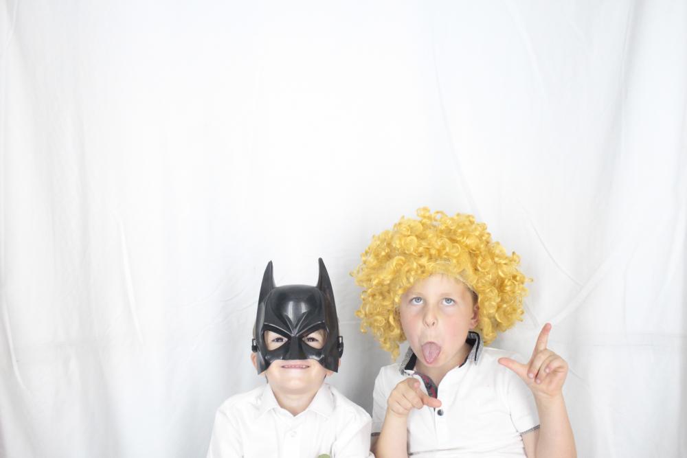 Mr & Mrs Guillen | View more photos from the event at gallery.myphotoboothexperience.co.uk/u/MyPhotoBoothExperienceLtd/Mr-Mrs-Guillen